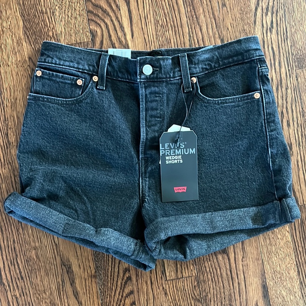 NWT Levi’s Wedgie Short